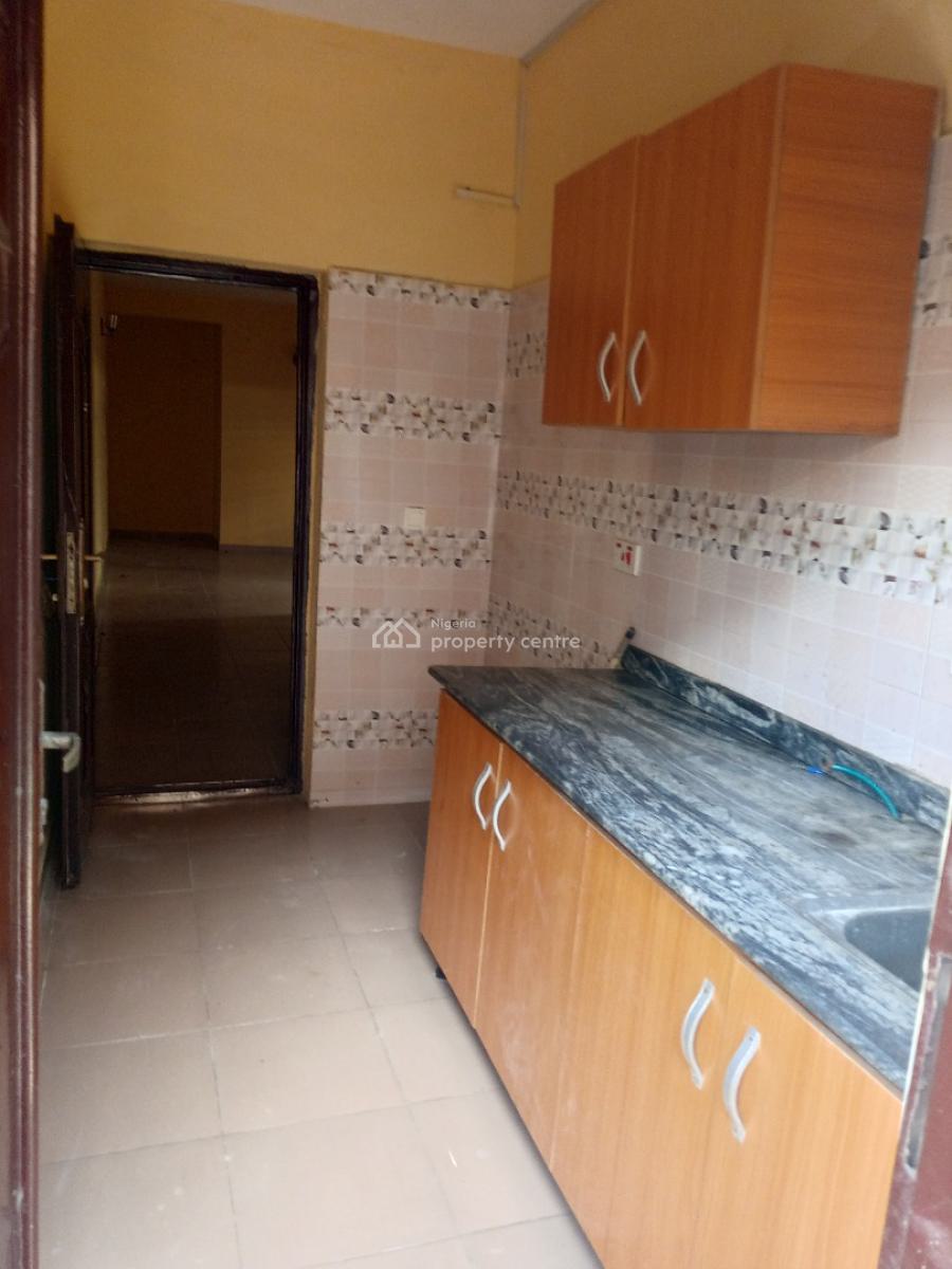 Spacious 2 Bedroom Apartment with Necessary Facilities, Off Mobil Road, Maroko, Ajah, Lagos, Flat / Apartment for Rent