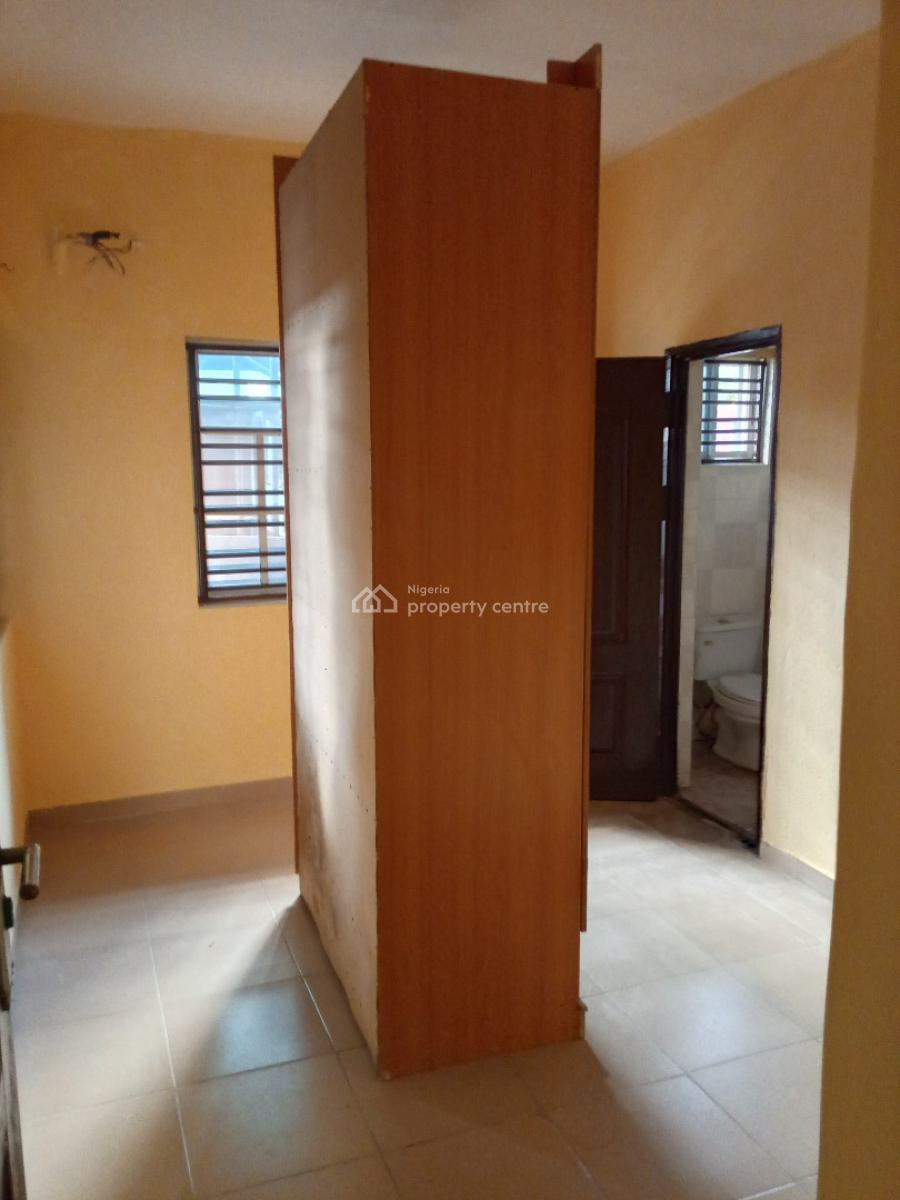 Spacious 2 Bedroom Apartment with Necessary Facilities, Off Mobil Road, Maroko, Ajah, Lagos, Flat / Apartment for Rent