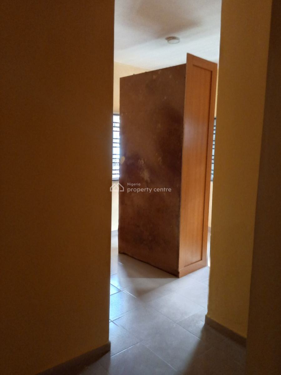 Spacious 2 Bedroom Apartment with Necessary Facilities, Off Mobil Road, Maroko, Ajah, Lagos, Flat / Apartment for Rent