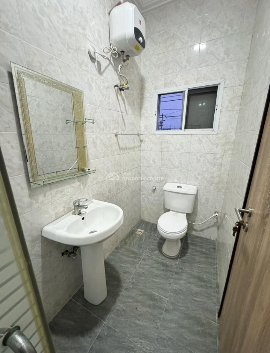 2 Bedrooms Flat in Ikate Flood Free Area, Ikate, Lekki, Lagos, Flat / Apartment for Rent