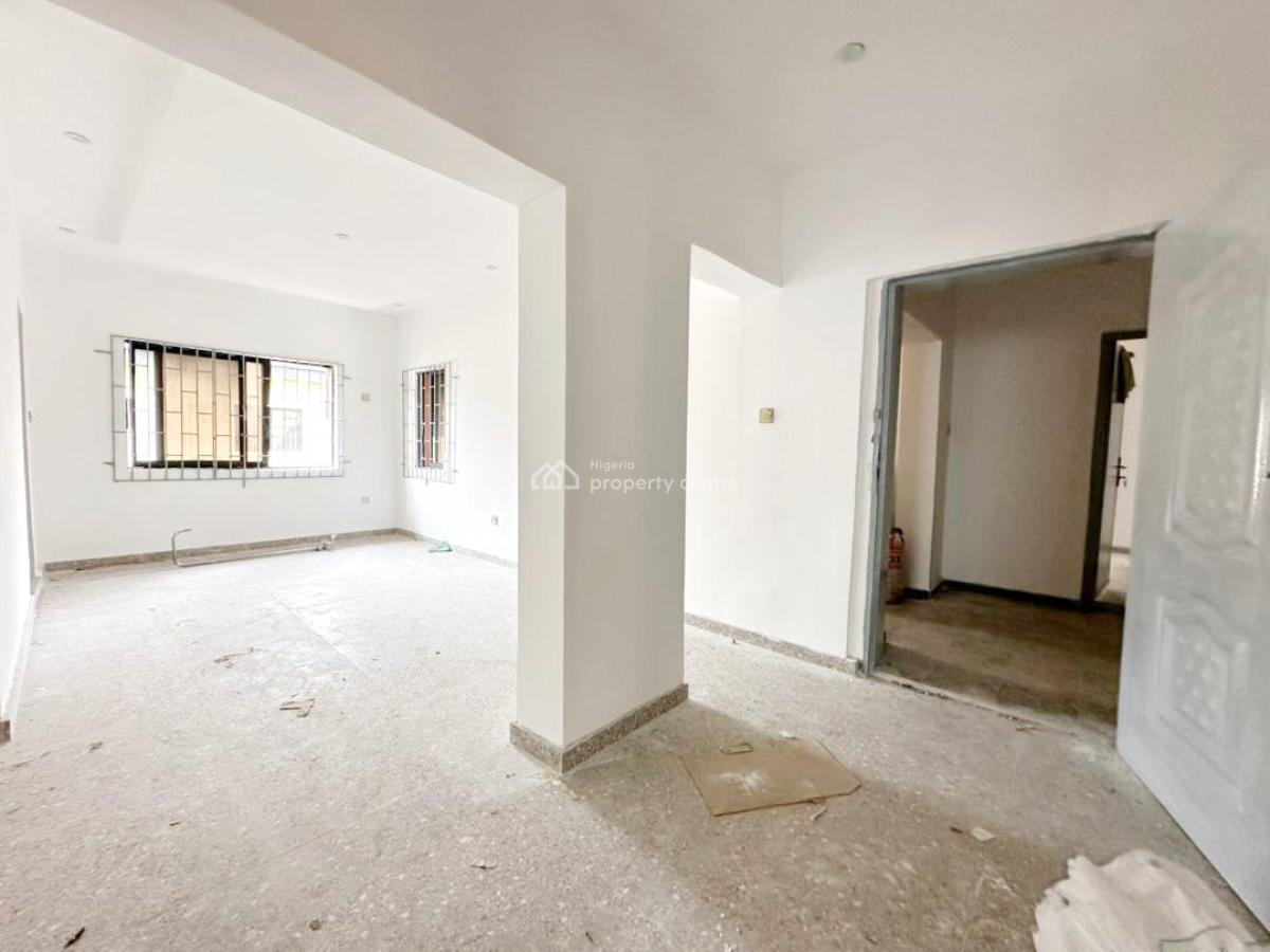 Spacious 3  Bedroom Flat, Omole Phase 2, Ikeja, Lagos, Flat / Apartment for Rent