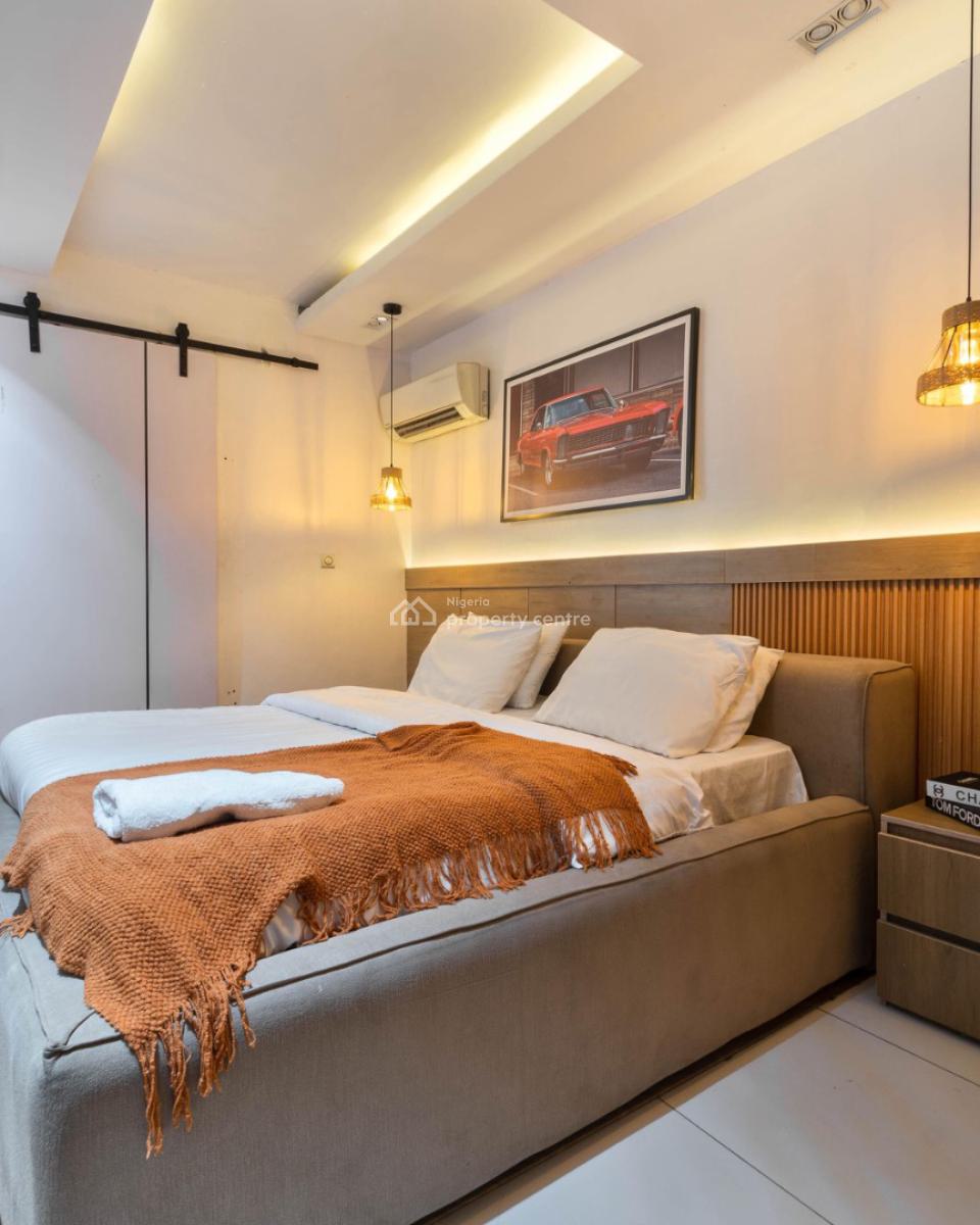 Papaya Spacious - 3 Bedrooms Apartment with Snooker Board  and Swimmin, Victoria Island (vi), Lagos, Flat / Apartment Short Let