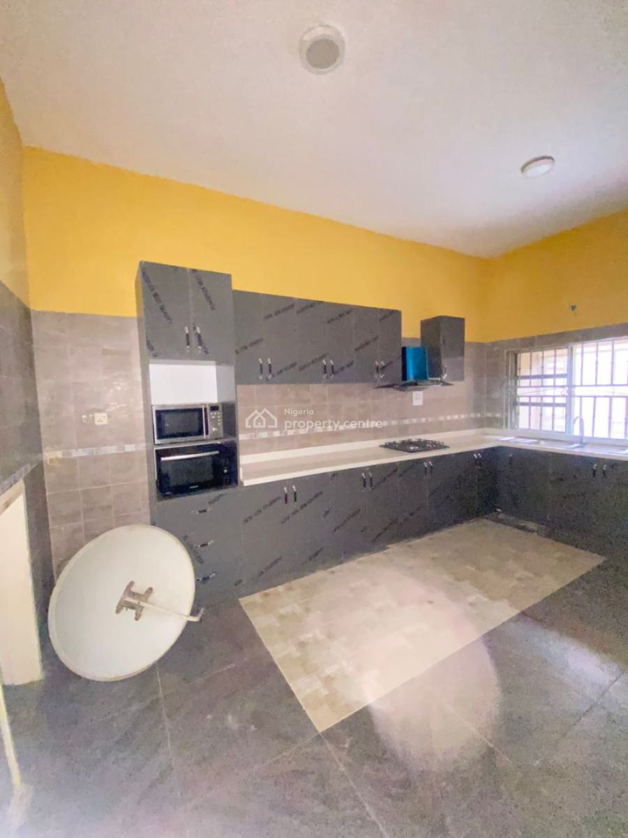 5 Bedroom Semi Detached Duplex with 2 Bq, Lekki Phase 1, Lekki, Lagos, Semi-detached Duplex for Rent