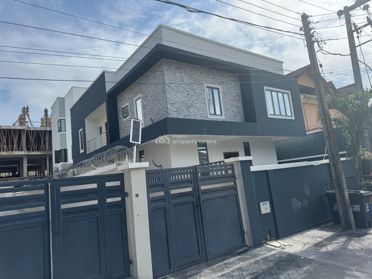a Well Built 5 Bedroom Fully Detached Duplex with a Room Bq, U3 Estate, 2nd Roundabout Lekki Right, Lekki Phase 1, Lekki, Lagos, Detached Duplex for Sale