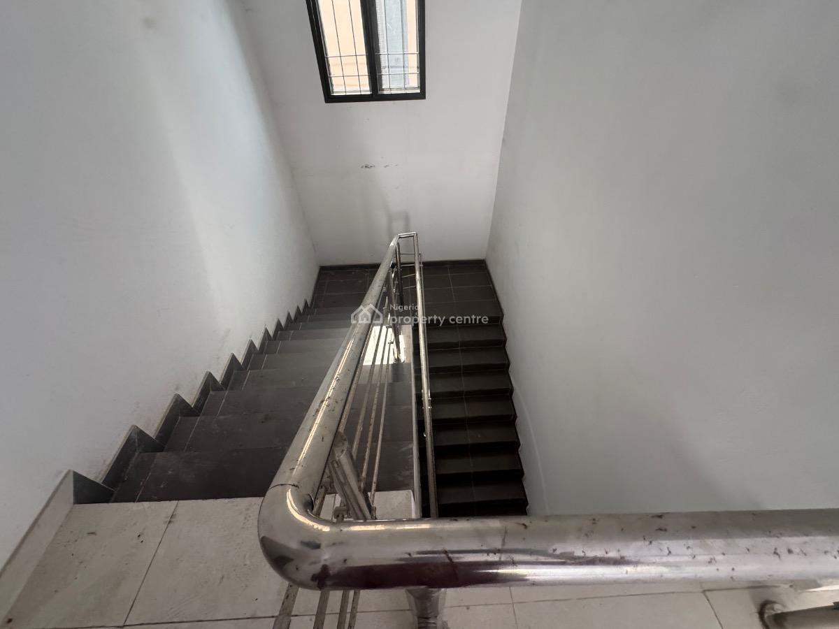 a Well Built 5 Bedroom Fully Detached Duplex with a Room Bq, U3 Estate, 2nd Roundabout Lekki Right, Lekki Phase 1, Lekki, Lagos, Detached Duplex for Sale