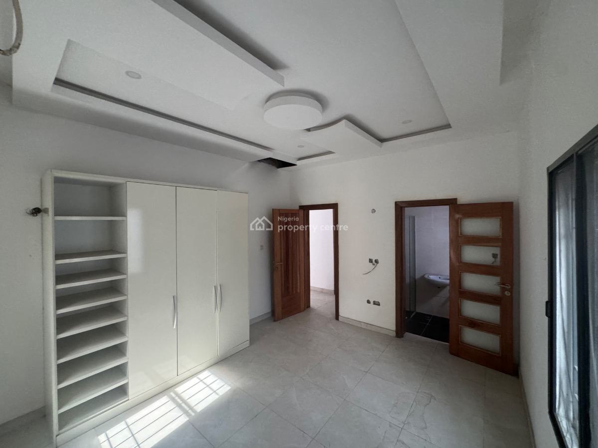 a Well Built 5 Bedroom Fully Detached Duplex with a Room Bq, U3 Estate, 2nd Roundabout Lekki Right, Lekki Phase 1, Lekki, Lagos, Detached Duplex for Sale
