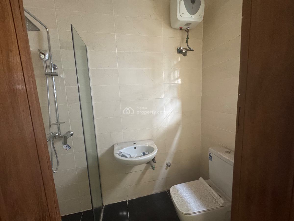 a Well Built 5 Bedroom Fully Detached Duplex with a Room Bq, U3 Estate, 2nd Roundabout Lekki Right, Lekki Phase 1, Lekki, Lagos, Detached Duplex for Sale