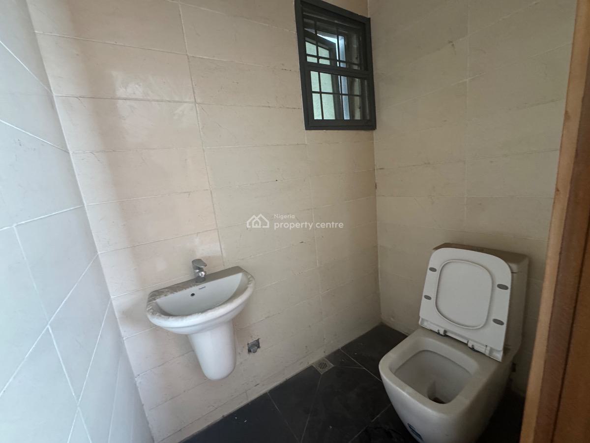 a Well Built 5 Bedroom Fully Detached Duplex with a Room Bq, U3 Estate, 2nd Roundabout Lekki Right, Lekki Phase 1, Lekki, Lagos, Detached Duplex for Sale