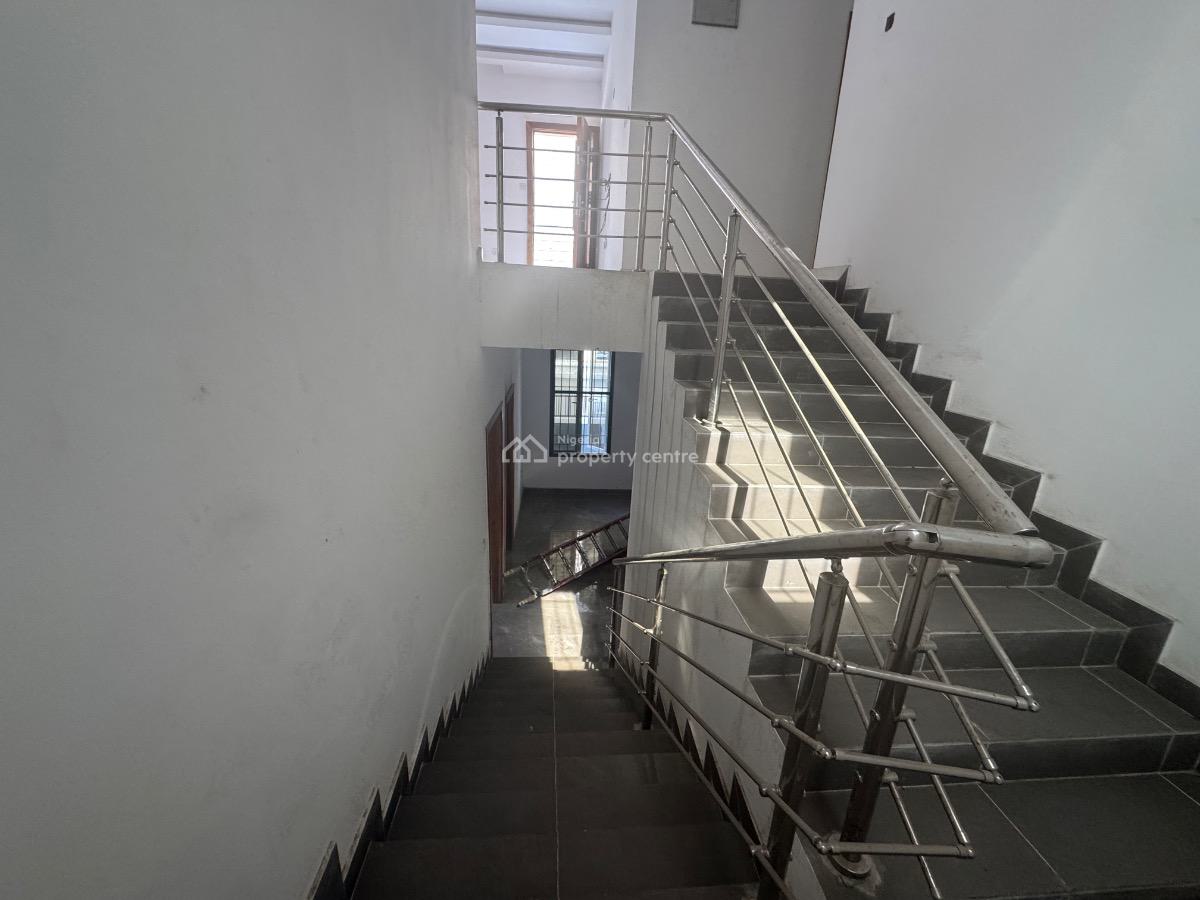 a Well Built 5 Bedroom Fully Detached Duplex with a Room Bq, U3 Estate, 2nd Roundabout Lekki Right, Lekki Phase 1, Lekki, Lagos, Detached Duplex for Sale