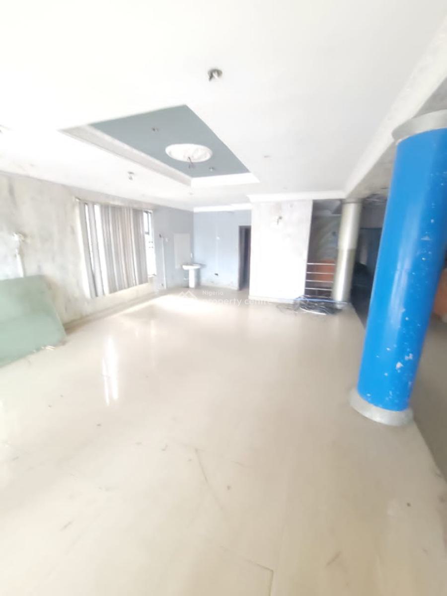 an Accessible Space Available, Ado Road, Ajah, Lagos, Restaurant / Bar for Rent