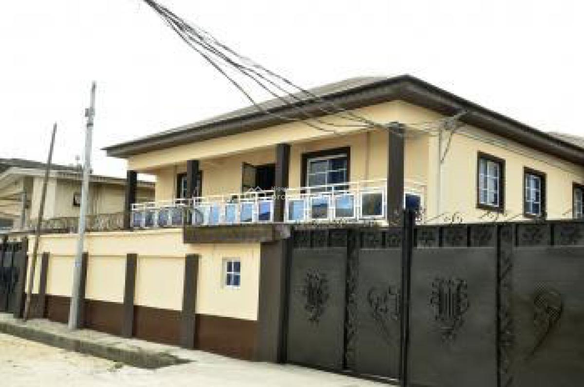 3 Bedrooms Apartment, All Ensuite, 12 Ajoke Street, Off Nnobi Street, Off Kilo Bus-stop, Surulere, Lagos, Flat / Apartment for Rent