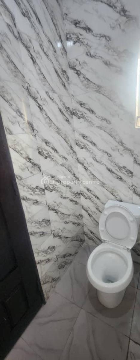 3 Bedrooms Apartment, All Ensuite, 12 Ajoke Street, Off Nnobi Street, Off Kilo Bus-stop, Surulere, Lagos, Flat / Apartment for Rent