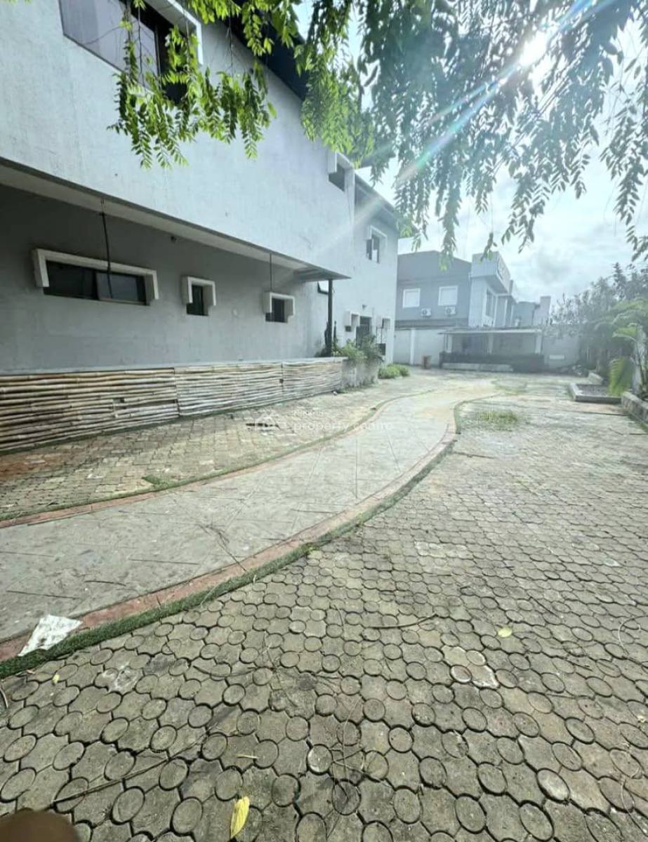 Commercial 6-bedroom Detached Duplex, Lekki Phase 1, Lekki, Lagos, Restaurant / Bar for Rent