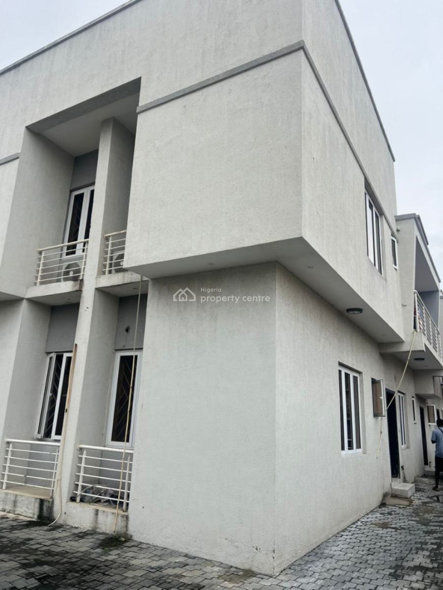 Self Serviced 3 Bedroom Apartment, Lekki Phase 1, Lekki, Lagos, Flat / Apartment for Rent