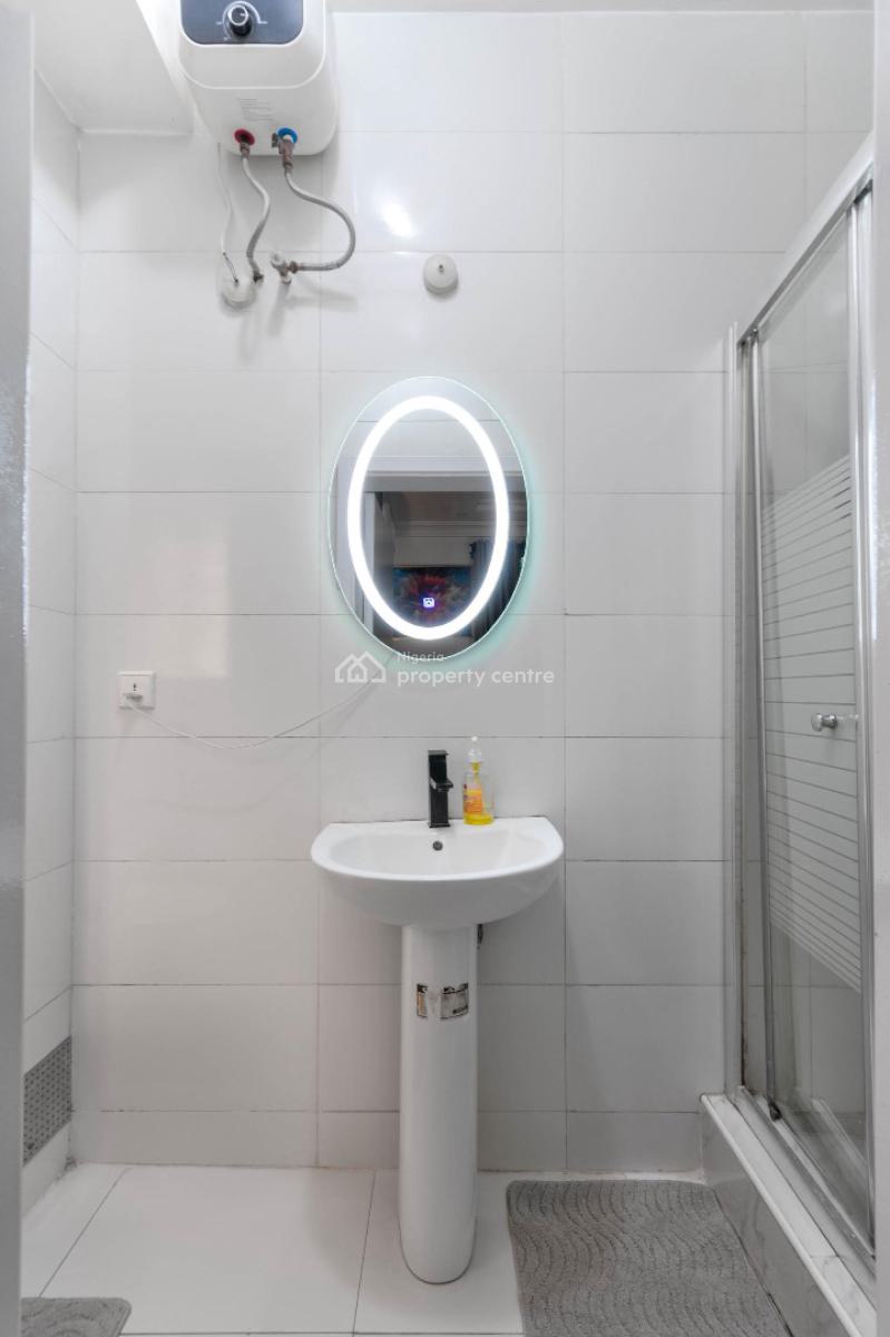 Cozy 2 Bedrooms Apartment with Snooker Board, Nova Base Apartments, Admiralty Way, Lekki Phase 1, Lekki, Lagos, Flat / Apartment Short Let