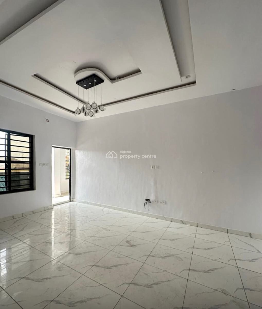 Lovely & Decent 3-bedroom Apartment, Surulere, Lagos, Flat / Apartment for Sale