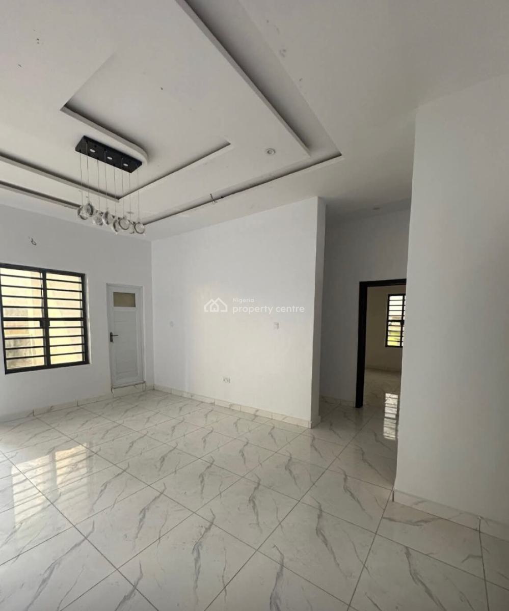 Lovely & Decent 3-bedroom Apartment, Surulere, Lagos, Flat / Apartment for Sale