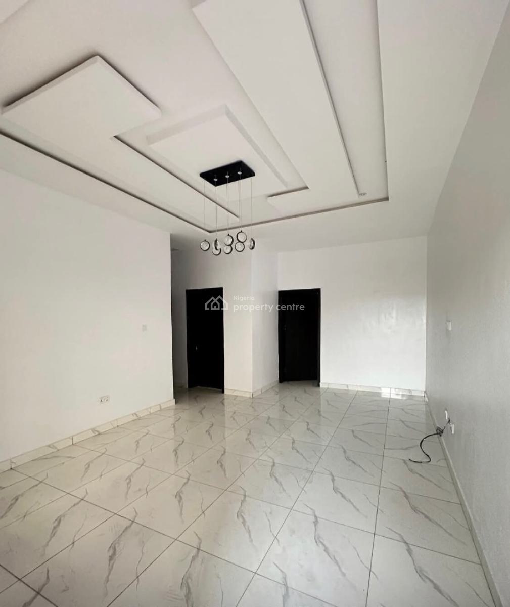 Lovely & Decent 3-bedroom Apartment, Surulere, Lagos, Flat / Apartment for Sale