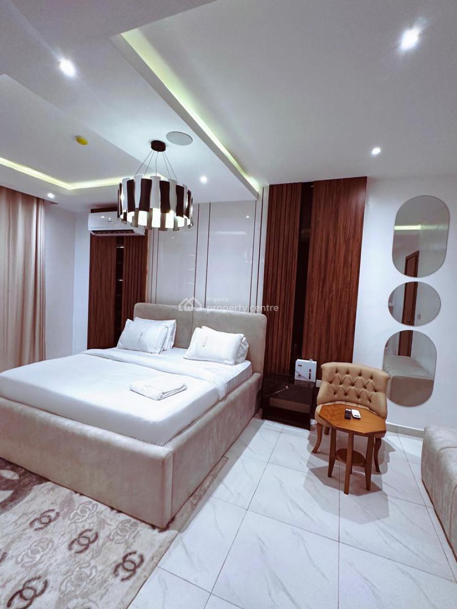 3 Bedroom Apartment with Large Sit Out on The Penthouse, Lekki Phase 1, Lekki, Lagos, Flat / Apartment Short Let