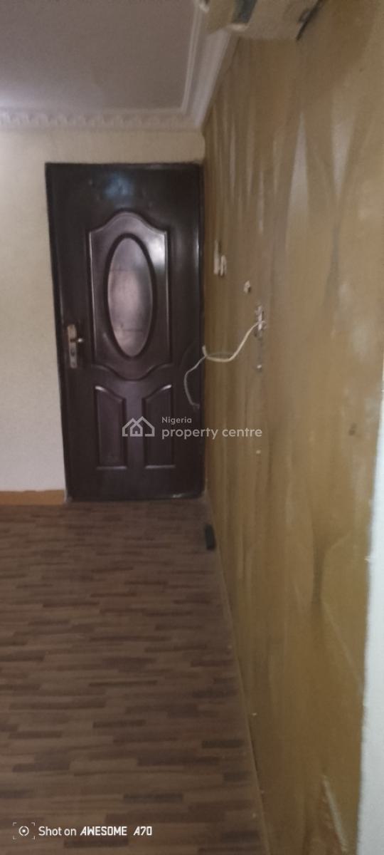 Sweet and Sizable Mini Flat! Comes with 2 Fitted Split Air-conditione, Ologolo, Lekki, Lagos, Flat / Apartment for Rent