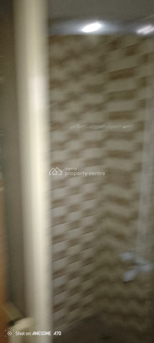 Sweet and Sizable Mini Flat! Comes with 2 Fitted Split Air-conditione, Ologolo, Lekki, Lagos, Flat / Apartment for Rent