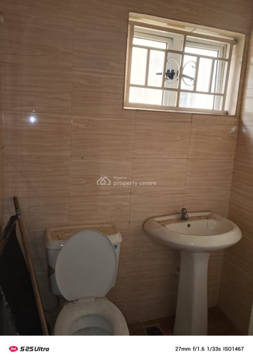 3 Bedroom Flat Upstairs, Lekki Scheme 2 Estate, Ajah, Lagos, Flat / Apartment for Rent