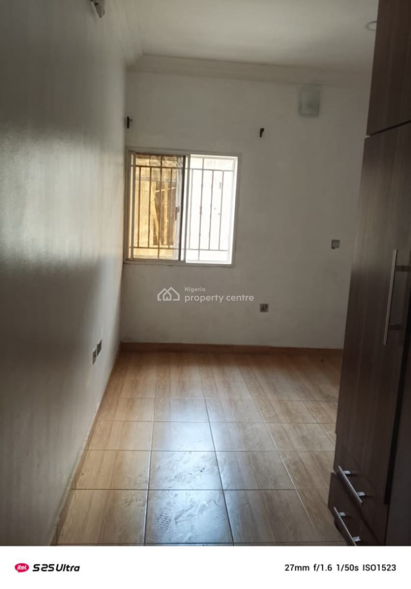 3 Bedroom Flat Upstairs, Lekki Scheme 2 Estate, Ajah, Lagos, Flat / Apartment for Rent