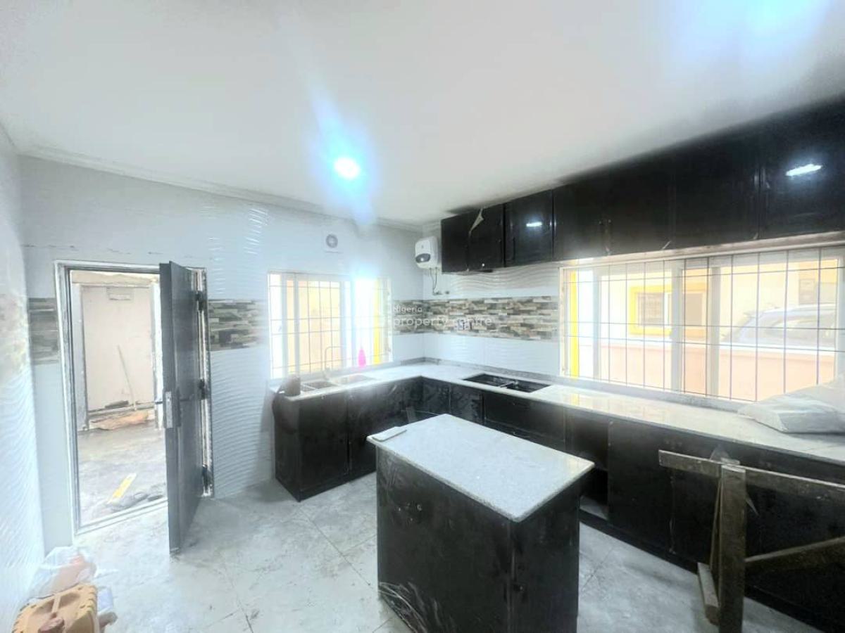 Standard Renovated 4-bedroom Semi Detached House, Oniru, Victoria Island (vi), Lagos, Semi-detached Duplex for Sale