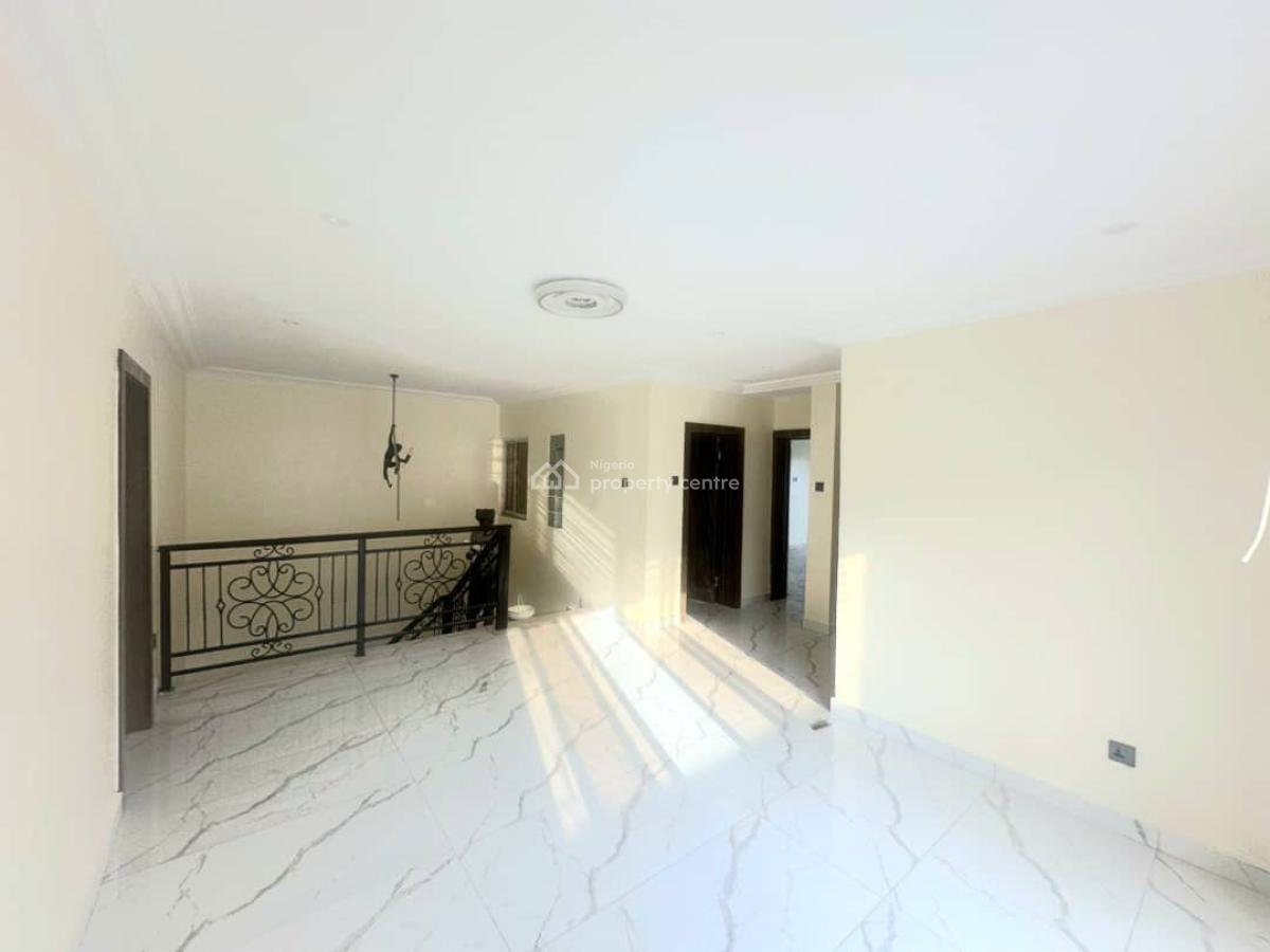 Standard Renovated 4-bedroom Semi Detached House, Oniru, Victoria Island (vi), Lagos, Semi-detached Duplex for Sale
