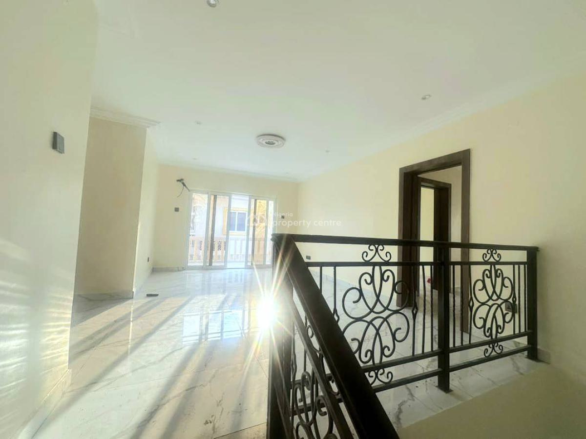 Standard Renovated 4-bedroom Semi Detached House, Oniru, Victoria Island (vi), Lagos, Semi-detached Duplex for Sale