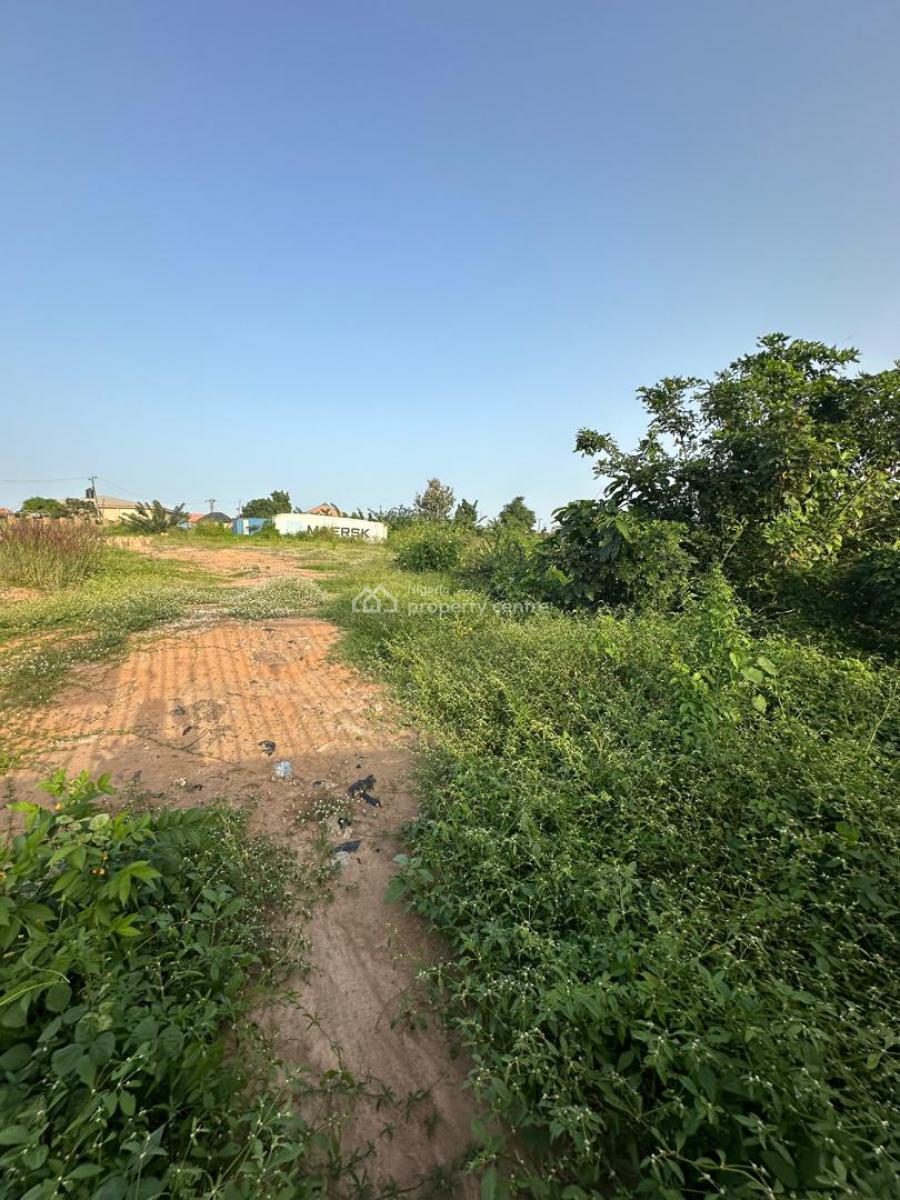 2 Acres Fenced & Gated Commercial Land, Tose Moniya Expressway, Ibadan, Oyo, Commercial Land for Sale