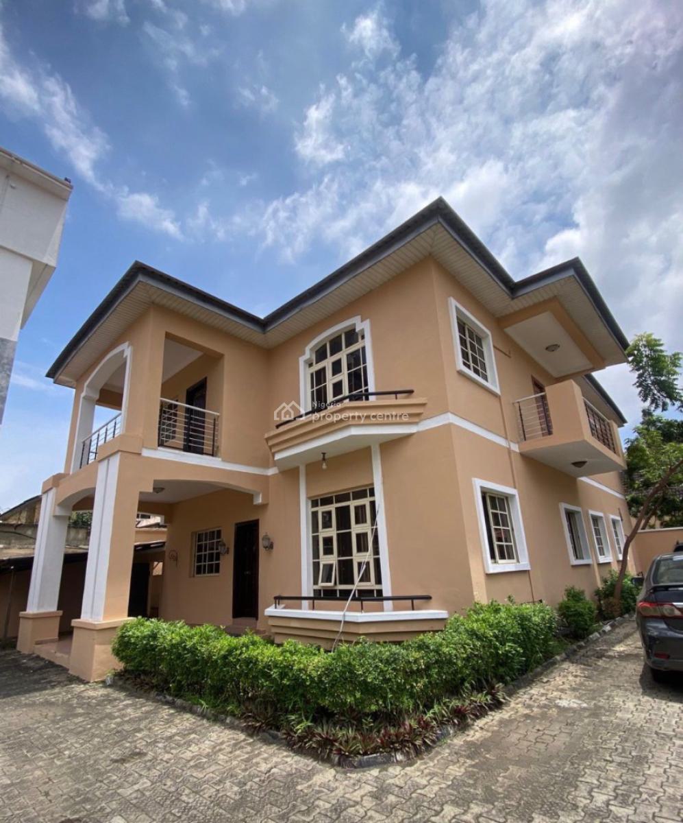Well Renovated 4 Bedroom Detached House with Bq & Study Room, Lekki Phase 1, Lekki, Lagos, Detached Duplex for Rent