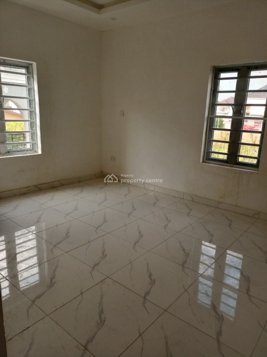 New Serviced with Bq First Upstairs, Ologolo, Lekki, Lagos, Flat / Apartment for Rent