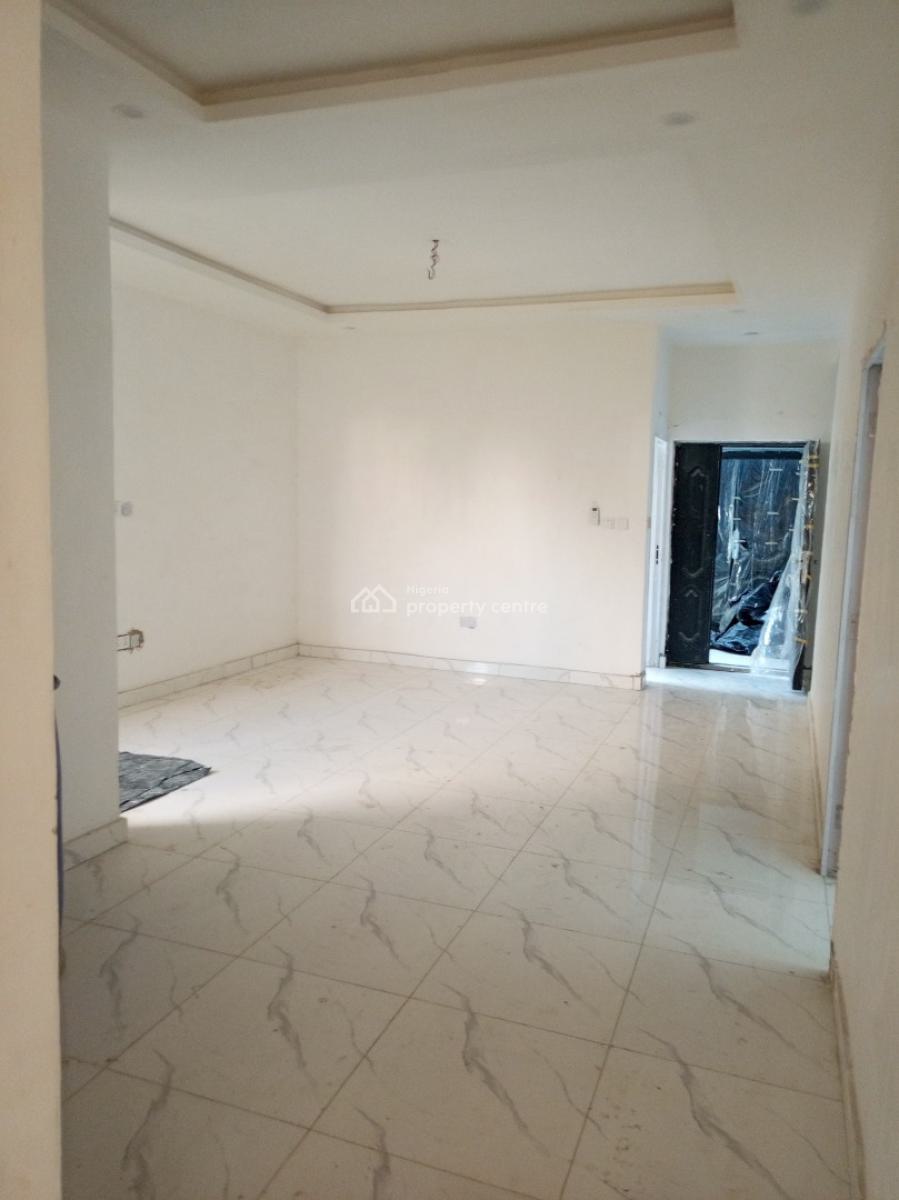 New Serviced with Bq First Upstairs, Ologolo, Lekki, Lagos, Flat / Apartment for Rent
