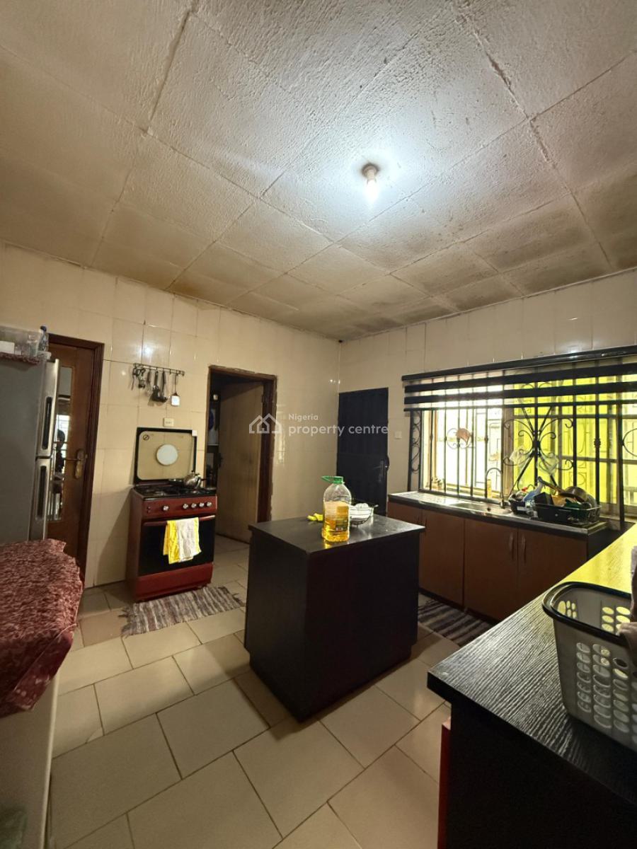 Spacious 4-bedroom Bungalow in a Secured Estate, Yanbule Estate, Akobo, Ibadan, Oyo, Detached Bungalow for Sale