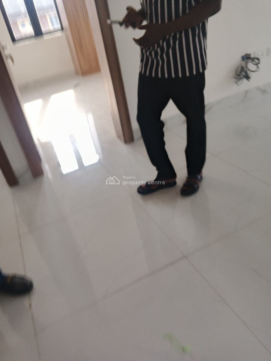 Semi Furnished Three Bedroom Apartment Available, Alagomeji, Yaba, Lagos, Flat / Apartment for Rent