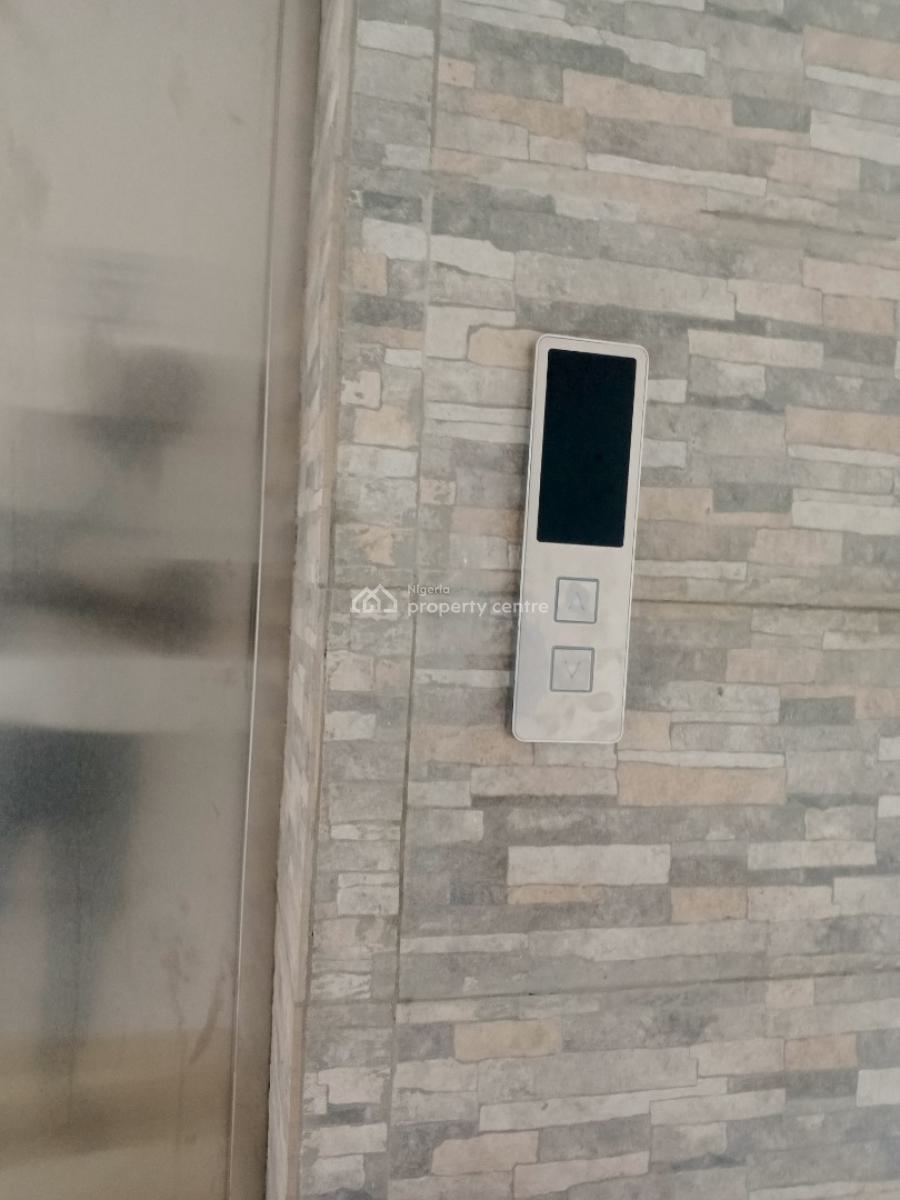 Semi Furnished Three Bedroom Apartment Available, Alagomeji, Yaba, Lagos, Flat / Apartment for Rent