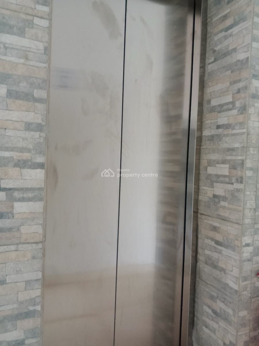 Semi Furnished Three Bedroom Apartment Available, Alagomeji, Yaba, Lagos, Flat / Apartment for Rent