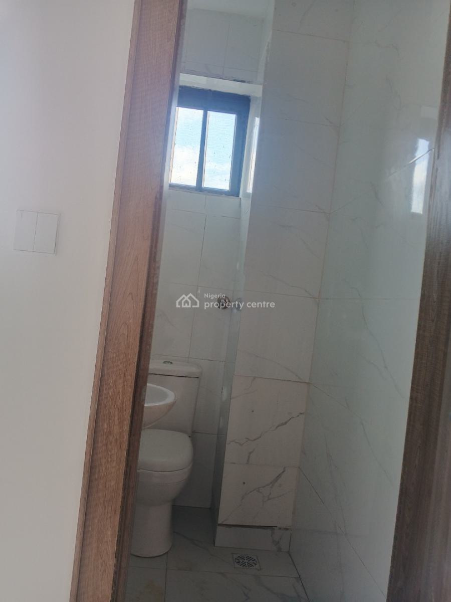 Semi Furnished Three Bedroom Apartment Available, Alagomeji, Yaba, Lagos, Flat / Apartment for Rent