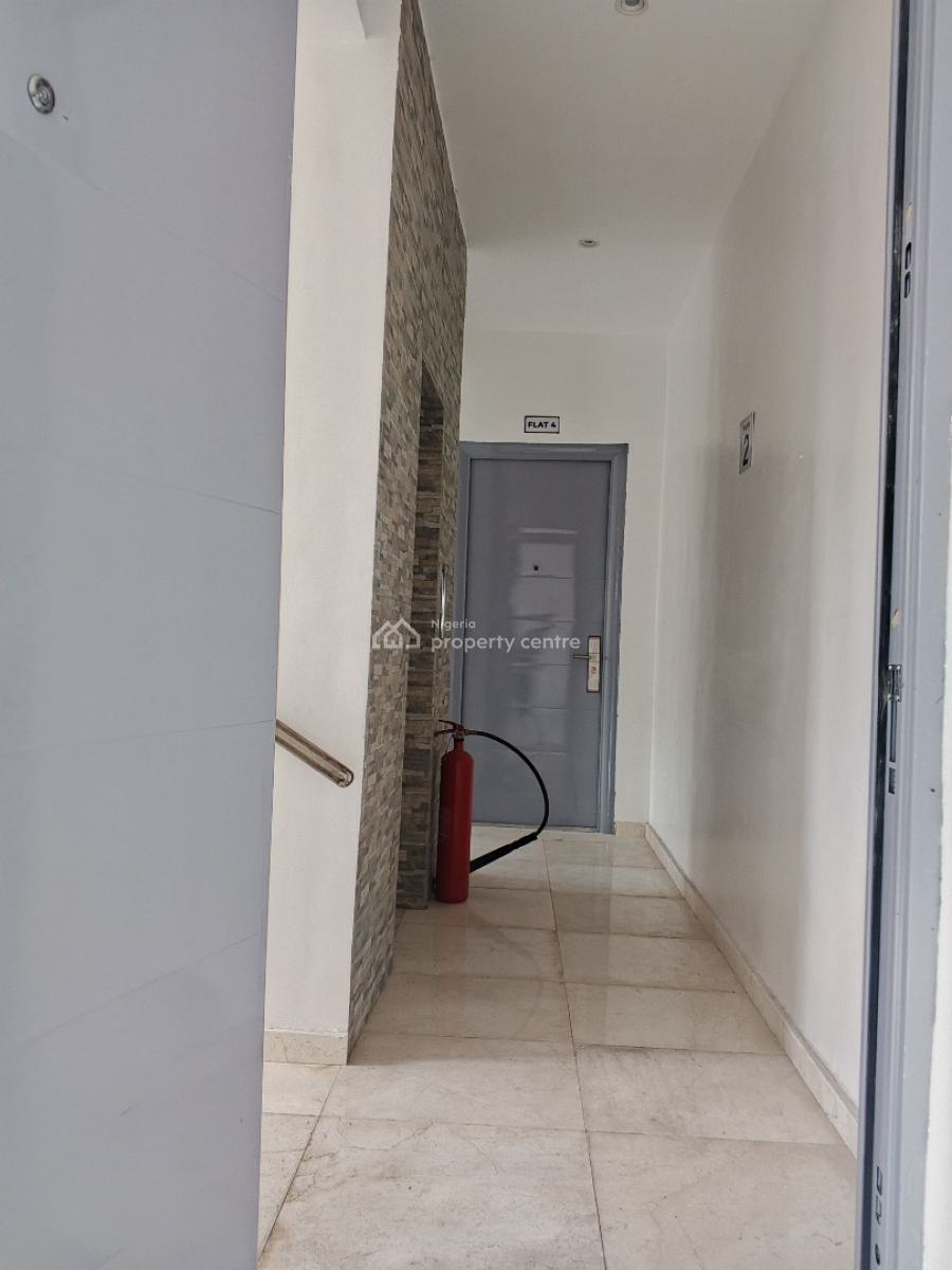 Semi Furnished Three Bedroom Apartment Available, Alagomeji, Yaba, Lagos, Flat / Apartment for Rent