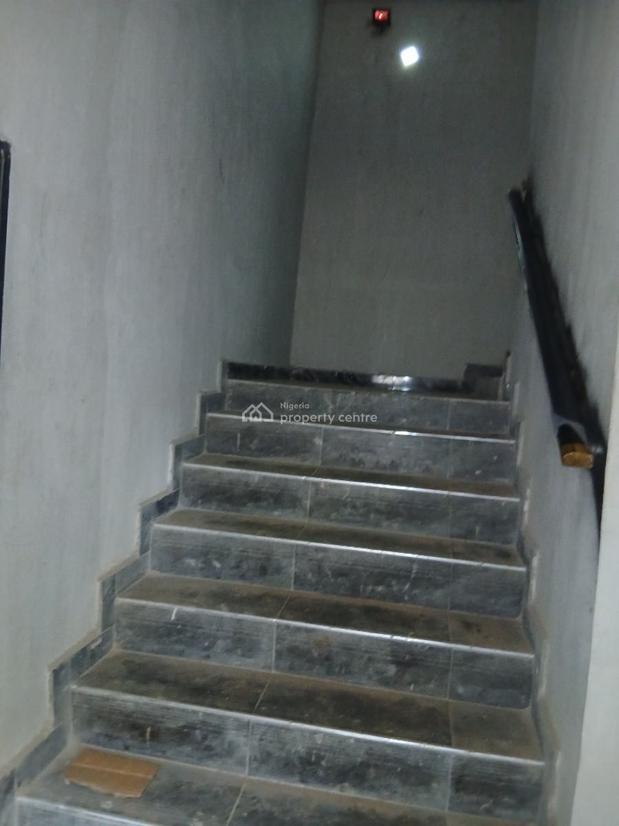 New Luxury Three Bedrooms + Bq, Yaba, Lagos, Flat / Apartment for Rent
