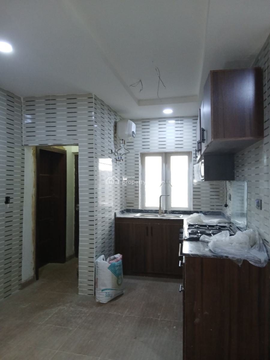 New Luxury Three Bedrooms + Bq, Yaba, Lagos, Flat / Apartment for Rent
