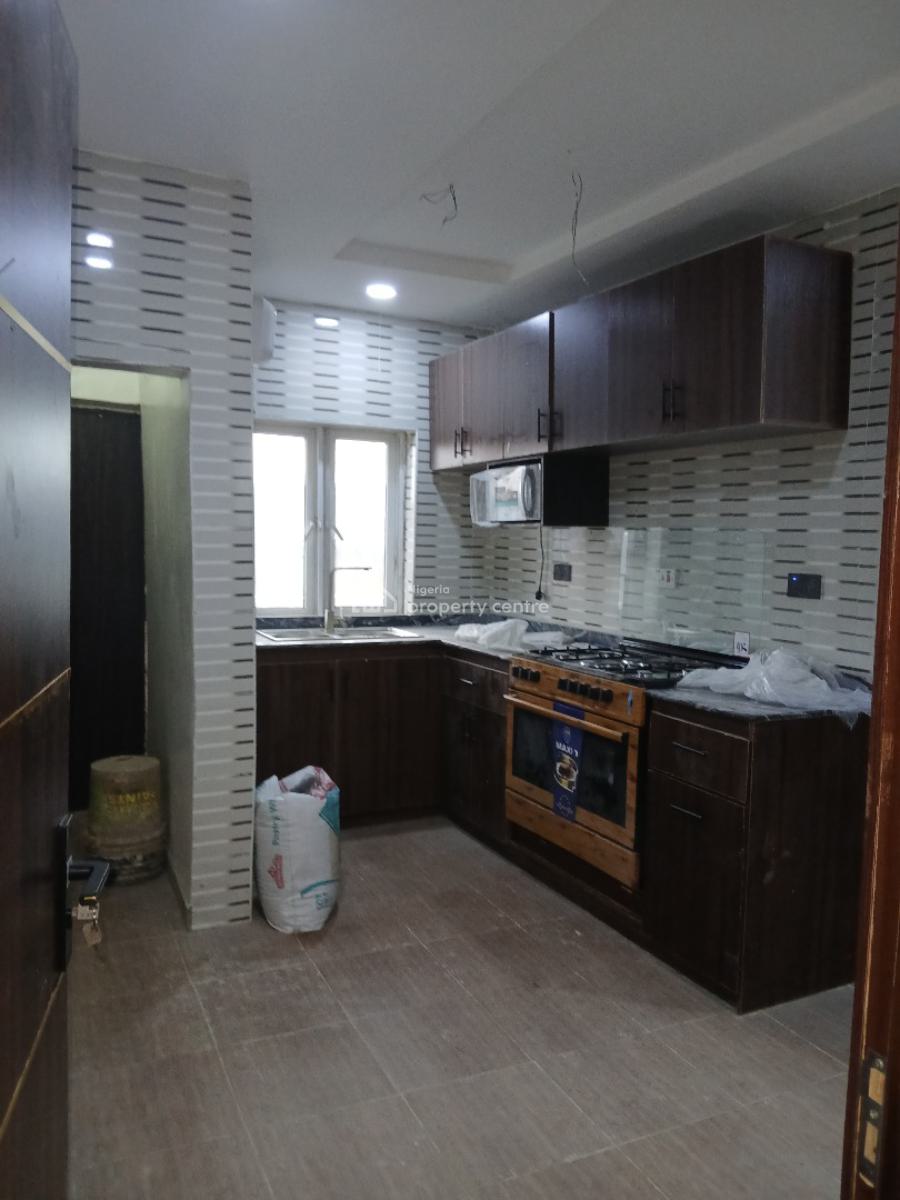 New Luxury Three Bedrooms + Bq, Yaba, Lagos, Flat / Apartment for Rent