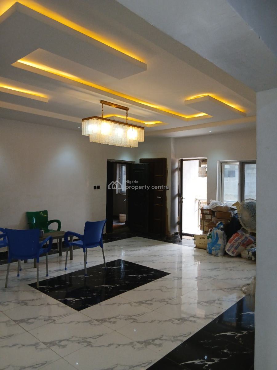 New Luxury Three Bedrooms + Bq, Yaba, Lagos, Flat / Apartment for Rent