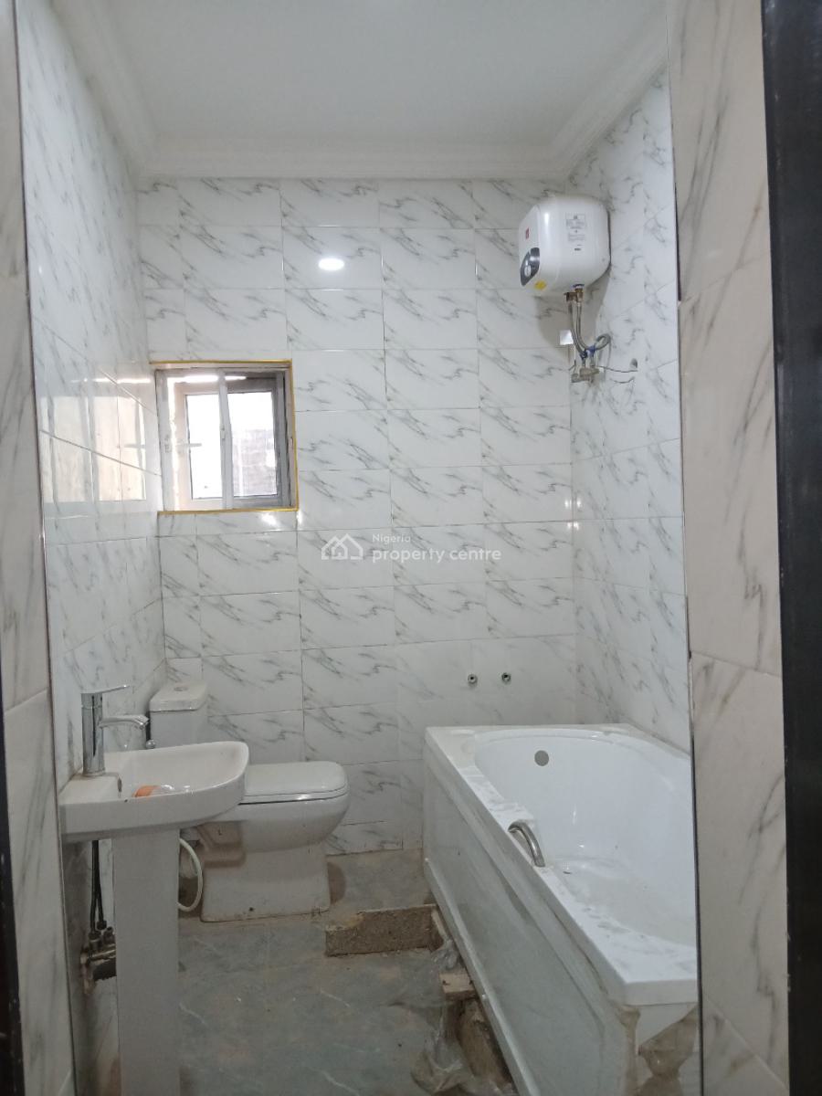 New Luxury Three Bedrooms + Bq, Yaba, Lagos, Flat / Apartment for Rent