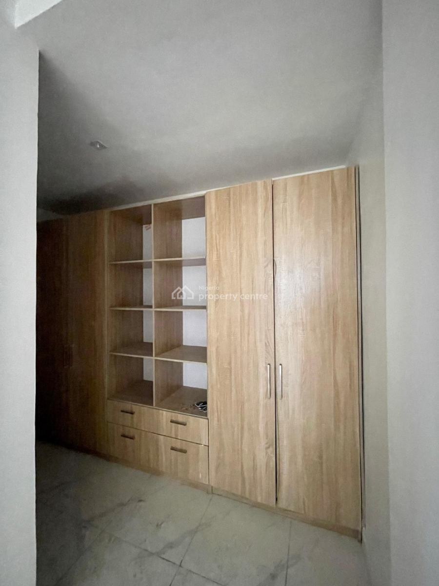 Spacious and Strategically Positioned 5 Bedroom Semi-detached Duplex, Lekki Phase 1, Lekki, Lagos, Semi-detached Duplex for Sale