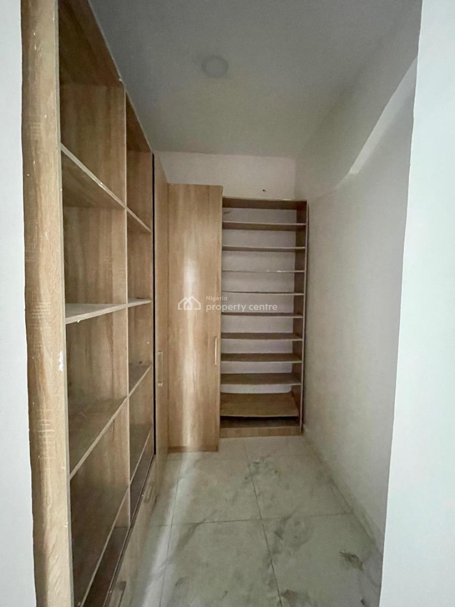 Spacious and Strategically Positioned 5 Bedroom Semi-detached Duplex, Lekki Phase 1, Lekki, Lagos, Semi-detached Duplex for Sale