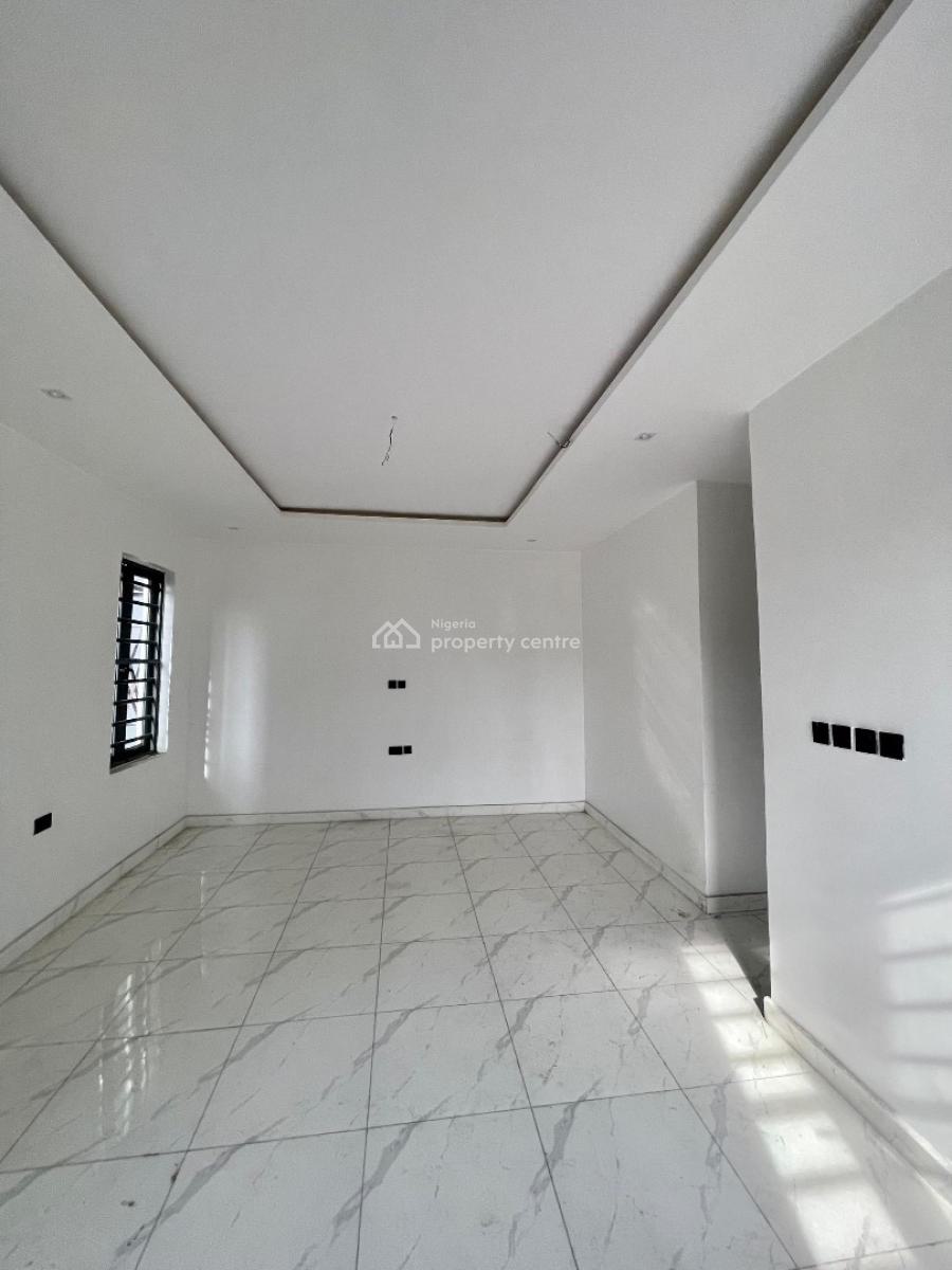 Spacious and Strategically Positioned 5 Bedroom Semi-detached Duplex, Lekki Phase 1, Lekki, Lagos, Semi-detached Duplex for Sale
