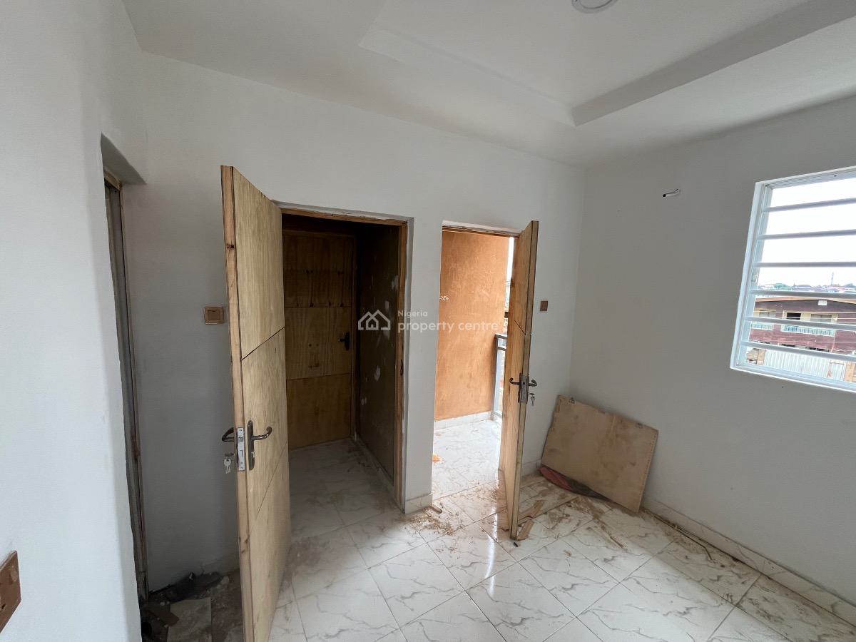 2 Bedroom Apartment with Excellent Environment, Gra Phase 1, Magodo, Lagos, Flat / Apartment for Rent