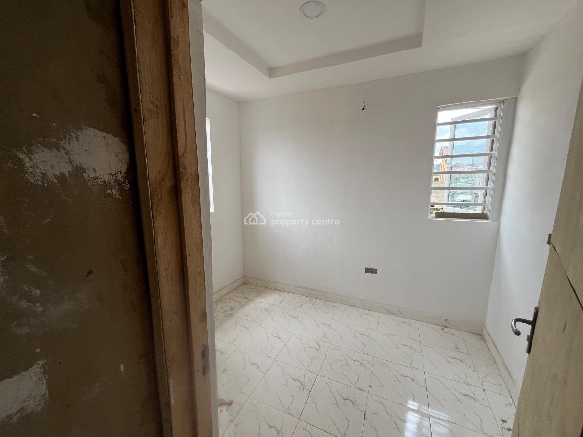 2 Bedroom Apartment with Excellent Environment, Gra Phase 1, Magodo, Lagos, Flat / Apartment for Rent